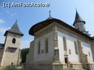 [P04] Biserica actuală este construită de domnul Alexandru Lăpușneanu; în fundal turnul ștefanian - Mănăstirea Bistrița - Neamț.  » foto by tata123 🔱
 - 
<span class="allrVoted glyphicon glyphicon-heart hidden" id="av767129"></span>
<a class="m-l-10 hidden" id="sv767129" onclick="voting_Foto_DelVot(,767129,5547)" role="button">șterge vot <span class="glyphicon glyphicon-remove"></span></a>
<a id="v9767129" class=" c-red"  onclick="voting_Foto_SetVot(767129)" role="button"><span class="glyphicon glyphicon-heart-empty"></span> <b>LIKE</b> = Votează poza</a> <img class="hidden"  id="f767129W9" src="/imagini/loader.gif" border="0" /><span class="AjErrMes hidden" id="e767129ErM"></span>