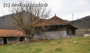 [P17] Excursie pe Valea Cernei hunedorene - casa părăsită din Lunca Cernei de Jos » foto by Dragoș_MD
 - 
<span class="allrVoted glyphicon glyphicon-heart hidden" id="av725927"></span>
<a class="m-l-10 hidden" id="sv725927" onclick="voting_Foto_DelVot(,725927,5564)" role="button">șterge vot <span class="glyphicon glyphicon-remove"></span></a>
<a id="v9725927" class=" c-red"  onclick="voting_Foto_SetVot(725927)" role="button"><span class="glyphicon glyphicon-heart-empty"></span> <b>LIKE</b> = Votează poza</a> <img class="hidden"  id="f725927W9" src="/imagini/loader.gif" border="0" /><span class="AjErrMes hidden" id="e725927ErM"></span>