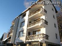 [P22] vila hollidays - in dreapta balcoanele de la apartamentele tip B, in stanga balcoanele de la apartamentele tip A. Garsonierele au vedere pe spate spre padure. » foto by CCRRIISSYY
 - 
<span class="allrVoted glyphicon glyphicon-heart hidden" id="av69674"></span>
<a class="m-l-10 hidden" id="sv69674" onclick="voting_Foto_DelVot(,69674,5600)" role="button">șterge vot <span class="glyphicon glyphicon-remove"></span></a>
<a id="v969674" class=" c-red"  onclick="voting_Foto_SetVot(69674)" role="button"><span class="glyphicon glyphicon-heart-empty"></span> <b>LIKE</b> = Votează poza</a> <img class="hidden"  id="f69674W9" src="/imagini/loader.gif" border="0" /><span class="AjErrMes hidden" id="e69674ErM"></span>
