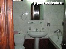 [P09] baia foarte curata si intretinuta zilnic (prosoape, hartie, sapun) » foto by CCRRIISSYY
 - 
<span class="allrVoted glyphicon glyphicon-heart hidden" id="av69015"></span>
<a class="m-l-10 hidden" id="sv69015" onclick="voting_Foto_DelVot(,69015,5600)" role="button">șterge vot <span class="glyphicon glyphicon-remove"></span></a>
<a id="v969015" class=" c-red"  onclick="voting_Foto_SetVot(69015)" role="button"><span class="glyphicon glyphicon-heart-empty"></span> <b>LIKE</b> = Votează poza</a> <img class="hidden"  id="f69015W9" src="/imagini/loader.gif" border="0" /><span class="AjErrMes hidden" id="e69015ErM"></span>