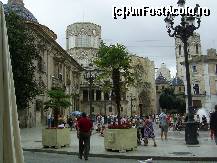 [P01] Valencia - Plaza de la Reina. » foto by iulianic
 - 
<span class="allrVoted glyphicon glyphicon-heart hidden" id="av314369"></span>
<a class="m-l-10 hidden" id="sv314369" onclick="voting_Foto_DelVot(,314369,5604)" role="button">șterge vot <span class="glyphicon glyphicon-remove"></span></a>
<a id="v9314369" class=" c-red"  onclick="voting_Foto_SetVot(314369)" role="button"><span class="glyphicon glyphicon-heart-empty"></span> <b>LIKE</b> = Votează poza</a> <img class="hidden"  id="f314369W9" src="/imagini/loader.gif" border="0" /><span class="AjErrMes hidden" id="e314369ErM"></span>