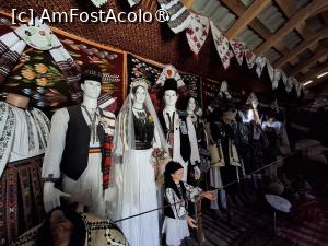 [P06] Exponate din Muzeul de costume tradiționale » foto by laurand
 - 
<span class="allrVoted glyphicon glyphicon-heart hidden" id="av1514177"></span>
<a class="m-l-10 hidden" id="sv1514177" onclick="voting_Foto_DelVot(,1514177,5619)" role="button">șterge vot <span class="glyphicon glyphicon-remove"></span></a>
<a id="v91514177" class=" c-red"  onclick="voting_Foto_SetVot(1514177)" role="button"><span class="glyphicon glyphicon-heart-empty"></span> <b>LIKE</b> = Votează poza</a> <img class="hidden"  id="f1514177W9" src="/imagini/loader.gif" border="0" /><span class="AjErrMes hidden" id="e1514177ErM"></span>