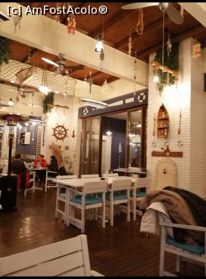 [P13] Prin restaurant » foto by MaraMura
 - 
<span class="allrVoted glyphicon glyphicon-heart hidden" id="av1272706"></span>
<a class="m-l-10 hidden" id="sv1272706" onclick="voting_Foto_DelVot(,1272706,5688)" role="button">șterge vot <span class="glyphicon glyphicon-remove"></span></a>
<a id="v91272706" class=" c-red"  onclick="voting_Foto_SetVot(1272706)" role="button"><span class="glyphicon glyphicon-heart-empty"></span> <b>LIKE</b> = Votează poza</a> <img class="hidden"  id="f1272706W9" src="/imagini/loader.gif" border="0" /><span class="AjErrMes hidden" id="e1272706ErM"></span>