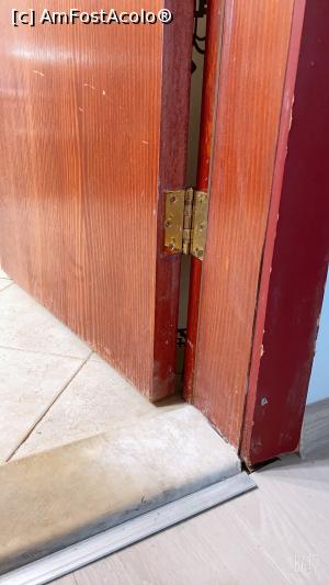 [P03] Usile mazgalite de vopsea si necuratate » foto by Iasmi
 - 
<span class="allrVoted glyphicon glyphicon-heart hidden" id="av1243540"></span>
<a class="m-l-10 hidden" id="sv1243540" onclick="voting_Foto_DelVot(,1243540,5706)" role="button">șterge vot <span class="glyphicon glyphicon-remove"></span></a>
<a id="v91243540" class=" c-red"  onclick="voting_Foto_SetVot(1243540)" role="button"><span class="glyphicon glyphicon-heart-empty"></span> <b>LIKE</b> = Votează poza</a> <img class="hidden"  id="f1243540W9" src="/imagini/loader.gif" border="0" /><span class="AjErrMes hidden" id="e1243540ErM"></span>