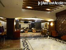 [P04] Lobby bar - din pacate erau foarte putini turisti » foto by Lacrimioara*
 - 
<span class="allrVoted glyphicon glyphicon-heart hidden" id="av220462"></span>
<a class="m-l-10 hidden" id="sv220462" onclick="voting_Foto_DelVot(,220462,5725)" role="button">șterge vot <span class="glyphicon glyphicon-remove"></span></a>
<a id="v9220462" class=" c-red"  onclick="voting_Foto_SetVot(220462)" role="button"><span class="glyphicon glyphicon-heart-empty"></span> <b>LIKE</b> = Votează poza</a> <img class="hidden"  id="f220462W9" src="/imagini/loader.gif" border="0" /><span class="AjErrMes hidden" id="e220462ErM"></span>
