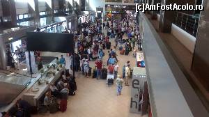 [P01] Aglomerație pe Henri Coandă » foto by ariciu*
 - 
<span class="allrVoted glyphicon glyphicon-heart hidden" id="av504231"></span>
<a class="m-l-10 hidden" id="sv504231" onclick="voting_Foto_DelVot(,504231,5760)" role="button">șterge vot <span class="glyphicon glyphicon-remove"></span></a>
<a id="v9504231" class=" c-red"  onclick="voting_Foto_SetVot(504231)" role="button"><span class="glyphicon glyphicon-heart-empty"></span> <b>LIKE</b> = Votează poza</a> <img class="hidden"  id="f504231W9" src="/imagini/loader.gif" border="0" /><span class="AjErrMes hidden" id="e504231ErM"></span>