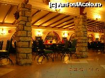 [P04] Sala de mese interioară, seara. » foto by Qvadratvus
 - 
<span class="allrVoted glyphicon glyphicon-heart hidden" id="av262339"></span>
<a class="m-l-10 hidden" id="sv262339" onclick="voting_Foto_DelVot(,262339,5761)" role="button">șterge vot <span class="glyphicon glyphicon-remove"></span></a>
<a id="v9262339" class=" c-red"  onclick="voting_Foto_SetVot(262339)" role="button"><span class="glyphicon glyphicon-heart-empty"></span> <b>LIKE</b> = Votează poza</a> <img class="hidden"  id="f262339W9" src="/imagini/loader.gif" border="0" /><span class="AjErrMes hidden" id="e262339ErM"></span>