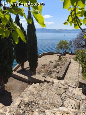 [P23] Stand pe bancuta in curtea  bisericii Sfântul Ioan Teologul » foto by fredutza
 - 
<span class="allrVoted glyphicon glyphicon-heart hidden" id="av1497992"></span>
<a class="m-l-10 hidden" id="sv1497992" onclick="voting_Foto_DelVot(,1497992,5763)" role="button">șterge vot <span class="glyphicon glyphicon-remove"></span></a>
<a id="v91497992" class=" c-red"  onclick="voting_Foto_SetVot(1497992)" role="button"><span class="glyphicon glyphicon-heart-empty"></span> <b>LIKE</b> = Votează poza</a> <img class="hidden"  id="f1497992W9" src="/imagini/loader.gif" border="0" /><span class="AjErrMes hidden" id="e1497992ErM"></span>