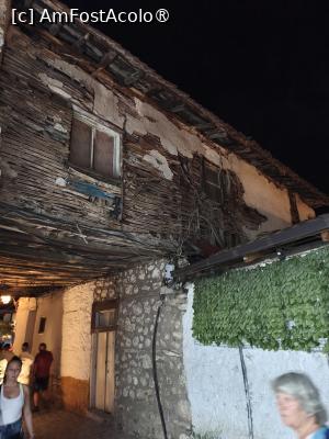 [P40] Exista si asa ceva in Ohrid - locuinte parasite » foto by fredutza
 - 
<span class="allrVoted glyphicon glyphicon-heart hidden" id="av1498998"></span>
<a class="m-l-10 hidden" id="sv1498998" onclick="voting_Foto_DelVot(,1498998,5763)" role="button">șterge vot <span class="glyphicon glyphicon-remove"></span></a>
<a id="v91498998" class=" c-red"  onclick="voting_Foto_SetVot(1498998)" role="button"><span class="glyphicon glyphicon-heart-empty"></span> <b>LIKE</b> = Votează poza</a> <img class="hidden"  id="f1498998W9" src="/imagini/loader.gif" border="0" /><span class="AjErrMes hidden" id="e1498998ErM"></span>