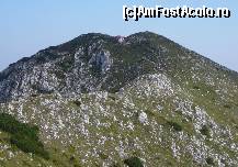 [P09] Refugiul de la Vf. Ascutit. » foto by Claudiu U.
 - 
<span class="allrVoted glyphicon glyphicon-heart hidden" id="av121890"></span>
<a class="m-l-10 hidden" id="sv121890" onclick="voting_Foto_DelVot(,121890,5764)" role="button">șterge vot <span class="glyphicon glyphicon-remove"></span></a>
<a id="v9121890" class=" c-red"  onclick="voting_Foto_SetVot(121890)" role="button"><span class="glyphicon glyphicon-heart-empty"></span> <b>LIKE</b> = Votează poza</a> <img class="hidden"  id="f121890W9" src="/imagini/loader.gif" border="0" /><span class="AjErrMes hidden" id="e121890ErM"></span>