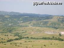 [P14] Vedere panoramica a unei vai din zona. » foto by IUBONI
 - 
<span class="allrVoted glyphicon glyphicon-heart hidden" id="av93242"></span>
<a class="m-l-10 hidden" id="sv93242" onclick="voting_Foto_DelVot(,93242,5764)" role="button">șterge vot <span class="glyphicon glyphicon-remove"></span></a>
<a id="v993242" class=" c-red"  onclick="voting_Foto_SetVot(93242)" role="button"><span class="glyphicon glyphicon-heart-empty"></span> <b>LIKE</b> = Votează poza</a> <img class="hidden"  id="f93242W9" src="/imagini/loader.gif" border="0" /><span class="AjErrMes hidden" id="e93242ErM"></span>