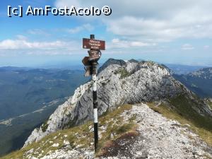 [P53] Pe cel mai inalt v&acirc;rf al Pietrei Craiului » foto by Mika
 - 
<span class="allrVoted glyphicon glyphicon-heart hidden" id="av1185048"></span>
<a class="m-l-10 hidden" id="sv1185048" onclick="voting_Foto_DelVot(,1185048,5764)" role="button">șterge vot <span class="glyphicon glyphicon-remove"></span></a>
<a id="v91185048" class=" c-red"  onclick="voting_Foto_SetVot(1185048)" role="button"><span class="glyphicon glyphicon-heart-empty"></span> <b>LIKE</b> = Votează poza</a> <img class="hidden"  id="f1185048W9" src="/imagini/loader.gif" border="0" /><span class="AjErrMes hidden" id="e1185048ErM"></span>