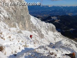 [P21] Cobor&acirc;m pe drumul marcat dar cu mult grohotiș din fericire acum inghețat » foto by Mika
 - 
<span class="allrVoted glyphicon glyphicon-heart hidden" id="av1267896"></span>
<a class="m-l-10 hidden" id="sv1267896" onclick="voting_Foto_DelVot(,1267896,5764)" role="button">șterge vot <span class="glyphicon glyphicon-remove"></span></a>
<a id="v91267896" class=" c-red"  onclick="voting_Foto_SetVot(1267896)" role="button"><span class="glyphicon glyphicon-heart-empty"></span> <b>LIKE</b> = Votează poza</a> <img class="hidden"  id="f1267896W9" src="/imagini/loader.gif" border="0" /><span class="AjErrMes hidden" id="e1267896ErM"></span>