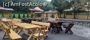 [P08] 8. O parte din parcare este ocupată cu mese și scaune. În fundal, o pajiște te îmbie la relaxare. » foto by msnd
 - 
<span class="allrVoted glyphicon glyphicon-heart hidden" id="av1265431"></span>
<a class="m-l-10 hidden" id="sv1265431" onclick="voting_Foto_DelVot(,1265431,5780)" role="button">șterge vot <span class="glyphicon glyphicon-remove"></span></a>
<a id="v91265431" class=" c-red"  onclick="voting_Foto_SetVot(1265431)" role="button"><span class="glyphicon glyphicon-heart-empty"></span> <b>LIKE</b> = Votează poza</a> <img class="hidden"  id="f1265431W9" src="/imagini/loader.gif" border="0" /><span class="AjErrMes hidden" id="e1265431ErM"></span>