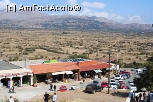 [P48] Creta, Platoul Lasithi, Parcarea de la Peștera lui Zeus cu turiști și mașini » foto by mprofeanu
 - 
<span class="allrVoted glyphicon glyphicon-heart hidden" id="av1282427"></span>
<a class="m-l-10 hidden" id="sv1282427" onclick="voting_Foto_DelVot(,1282427,5820)" role="button">șterge vot <span class="glyphicon glyphicon-remove"></span></a>
<a id="v91282427" class=" c-red"  onclick="voting_Foto_SetVot(1282427)" role="button"><span class="glyphicon glyphicon-heart-empty"></span> <b>LIKE</b> = Votează poza</a> <img class="hidden"  id="f1282427W9" src="/imagini/loader.gif" border="0" /><span class="AjErrMes hidden" id="e1282427ErM"></span>