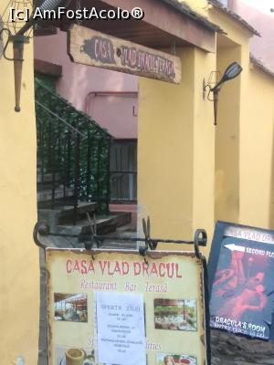 [P04] Casa Vlad Dracul, Sighișoara » foto by Mioritik
 - 
<span class="allrVoted glyphicon glyphicon-heart hidden" id="av1293469"></span>
<a class="m-l-10 hidden" id="sv1293469" onclick="voting_Foto_DelVot(,1293469,5855)" role="button">șterge vot <span class="glyphicon glyphicon-remove"></span></a>
<a id="v91293469" class=" c-red"  onclick="voting_Foto_SetVot(1293469)" role="button"><span class="glyphicon glyphicon-heart-empty"></span> <b>LIKE</b> = Votează poza</a> <img class="hidden"  id="f1293469W9" src="/imagini/loader.gif" border="0" /><span class="AjErrMes hidden" id="e1293469ErM"></span>