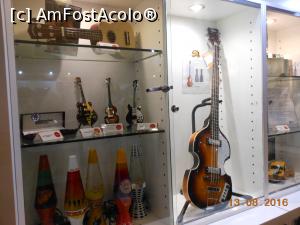 [P17] Liverpool - The Beatles Story, instrumente muzicale.  » foto by iulianic
 - 
<span class="allrVoted glyphicon glyphicon-heart hidden" id="av827314"></span>
<a class="m-l-10 hidden" id="sv827314" onclick="voting_Foto_DelVot(,827314,5858)" role="button">șterge vot <span class="glyphicon glyphicon-remove"></span></a>
<a id="v9827314" class=" c-red"  onclick="voting_Foto_SetVot(827314)" role="button"><span class="glyphicon glyphicon-heart-empty"></span> <b>LIKE</b> = Votează poza</a> <img class="hidden"  id="f827314W9" src="/imagini/loader.gif" border="0" /><span class="AjErrMes hidden" id="e827314ErM"></span>