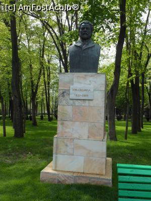 [P14] Vaslui - Bustul lui Ion Creanga din Parcul Copou. » foto by iulianic
 - 
<span class="allrVoted glyphicon glyphicon-heart hidden" id="av1295266"></span>
<a class="m-l-10 hidden" id="sv1295266" onclick="voting_Foto_DelVot(,1295266,5873)" role="button">șterge vot <span class="glyphicon glyphicon-remove"></span></a>
<a id="v91295266" class=" c-red"  onclick="voting_Foto_SetVot(1295266)" role="button"><span class="glyphicon glyphicon-heart-empty"></span> <b>LIKE</b> = Votează poza</a> <img class="hidden"  id="f1295266W9" src="/imagini/loader.gif" border="0" /><span class="AjErrMes hidden" id="e1295266ErM"></span>