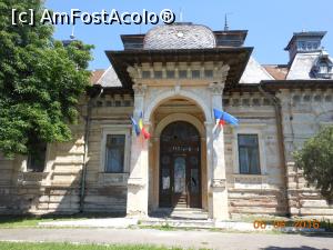 [P06] Vaslui - Casa Mavrocordat, fostă Cercul Militar și Palat al Elevilor și Copiilor.  » foto by iulianic
 - 
<span class="allrVoted glyphicon glyphicon-heart hidden" id="av748817"></span>
<a class="m-l-10 hidden" id="sv748817" onclick="voting_Foto_DelVot(,748817,5873)" role="button">șterge vot <span class="glyphicon glyphicon-remove"></span></a>
<a id="v9748817" class=" c-red"  onclick="voting_Foto_SetVot(748817)" role="button"><span class="glyphicon glyphicon-heart-empty"></span> <b>LIKE</b> = Votează poza</a> <img class="hidden"  id="f748817W9" src="/imagini/loader.gif" border="0" /><span class="AjErrMes hidden" id="e748817ErM"></span>