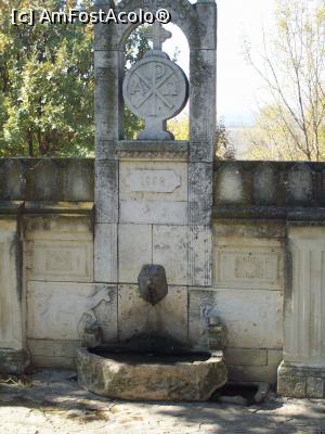 [P10] Fantana de piatra din gradina manastirii Dervent.  » foto by Floria
 - 
<span class="allrVoted glyphicon glyphicon-heart hidden" id="av942135"></span>
<a class="m-l-10 hidden" id="sv942135" onclick="voting_Foto_DelVot(,942135,5875)" role="button">șterge vot <span class="glyphicon glyphicon-remove"></span></a>
<a id="v9942135" class=" c-red"  onclick="voting_Foto_SetVot(942135)" role="button"><span class="glyphicon glyphicon-heart-empty"></span> <b>LIKE</b> = Votează poza</a> <img class="hidden"  id="f942135W9" src="/imagini/loader.gif" border="0" /><span class="AjErrMes hidden" id="e942135ErM"></span>