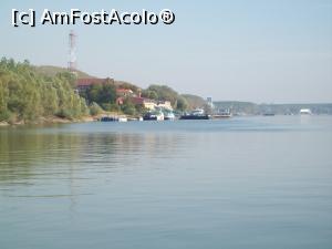 [P02] Pe Dunare... privim spre punctul de imbarcare OSTROVIT de la Chiciu.  » foto by Floria
 - 
<span class="allrVoted glyphicon glyphicon-heart hidden" id="av942127"></span>
<a class="m-l-10 hidden" id="sv942127" onclick="voting_Foto_DelVot(,942127,5875)" role="button">șterge vot <span class="glyphicon glyphicon-remove"></span></a>
<a id="v9942127" class=" c-red"  onclick="voting_Foto_SetVot(942127)" role="button"><span class="glyphicon glyphicon-heart-empty"></span> <b>LIKE</b> = Votează poza</a> <img class="hidden"  id="f942127W9" src="/imagini/loader.gif" border="0" /><span class="AjErrMes hidden" id="e942127ErM"></span>