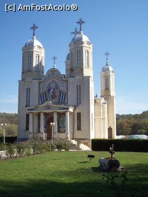 [P29] Manastirea Pestera Sf. Andrei.  » foto by Floria
 - 
<span class="allrVoted glyphicon glyphicon-heart hidden" id="av942175"></span>
<a class="m-l-10 hidden" id="sv942175" onclick="voting_Foto_DelVot(,942175,5875)" role="button">șterge vot <span class="glyphicon glyphicon-remove"></span></a>
<a id="v9942175" class=" c-red"  onclick="voting_Foto_SetVot(942175)" role="button"><span class="glyphicon glyphicon-heart-empty"></span> <b>LIKE</b> = Votează poza</a> <img class="hidden"  id="f942175W9" src="/imagini/loader.gif" border="0" /><span class="AjErrMes hidden" id="e942175ErM"></span>