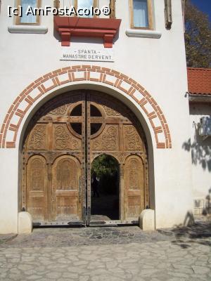 [P05] Dervent-Poarta sculptata.  » foto by Floria
 - 
<span class="allrVoted glyphicon glyphicon-heart hidden" id="av942130"></span>
<a class="m-l-10 hidden" id="sv942130" onclick="voting_Foto_DelVot(,942130,5875)" role="button">șterge vot <span class="glyphicon glyphicon-remove"></span></a>
<a id="v9942130" class=" c-red"  onclick="voting_Foto_SetVot(942130)" role="button"><span class="glyphicon glyphicon-heart-empty"></span> <b>LIKE</b> = Votează poza</a> <img class="hidden"  id="f942130W9" src="/imagini/loader.gif" border="0" /><span class="AjErrMes hidden" id="e942130ErM"></span>