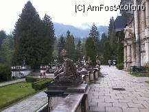 [P15] o parte sin gradina din fata Pelesului » foto by liz5
 - 
<span class="allrVoted glyphicon glyphicon-heart hidden" id="av79371"></span>
<a class="m-l-10 hidden" id="sv79371" onclick="voting_Foto_DelVot(,79371,5893)" role="button">șterge vot <span class="glyphicon glyphicon-remove"></span></a>
<a id="v979371" class=" c-red"  onclick="voting_Foto_SetVot(79371)" role="button"><span class="glyphicon glyphicon-heart-empty"></span> <b>LIKE</b> = Votează poza</a> <img class="hidden"  id="f79371W9" src="/imagini/loader.gif" border="0" /><span class="AjErrMes hidden" id="e79371ErM"></span>