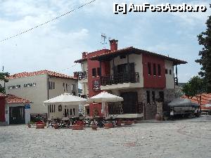 [P20] Piateta de pe insula Ammouliani. De aici, oricare din stradute duceau la mare.  » foto by maria55 †
 - 
<span class="allrVoted glyphicon glyphicon-heart hidden" id="av500191"></span>
<a class="m-l-10 hidden" id="sv500191" onclick="voting_Foto_DelVot(,500191,5915)" role="button">șterge vot <span class="glyphicon glyphicon-remove"></span></a>
<a id="v9500191" class=" c-red"  onclick="voting_Foto_SetVot(500191)" role="button"><span class="glyphicon glyphicon-heart-empty"></span> <b>LIKE</b> = Votează poza</a> <img class="hidden"  id="f500191W9" src="/imagini/loader.gif" border="0" /><span class="AjErrMes hidden" id="e500191ErM"></span>