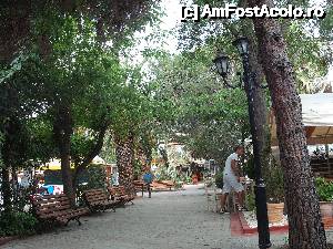 [P31] Parcul central din Sarti.  » foto by maria55 †
 - 
<span class="allrVoted glyphicon glyphicon-heart hidden" id="av500202"></span>
<a class="m-l-10 hidden" id="sv500202" onclick="voting_Foto_DelVot(,500202,5915)" role="button">șterge vot <span class="glyphicon glyphicon-remove"></span></a>
<a id="v9500202" class=" c-red"  onclick="voting_Foto_SetVot(500202)" role="button"><span class="glyphicon glyphicon-heart-empty"></span> <b>LIKE</b> = Votează poza</a> <img class="hidden"  id="f500202W9" src="/imagini/loader.gif" border="0" /><span class="AjErrMes hidden" id="e500202ErM"></span>