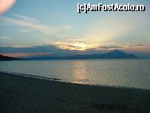 [P26] prime raze ale soarelui se rasfrang in apa marii » foto by sandu.53
 - 
<span class="allrVoted glyphicon glyphicon-heart hidden" id="av154726"></span>
<a class="m-l-10 hidden" id="sv154726" onclick="voting_Foto_DelVot(,154726,5915)" role="button">șterge vot <span class="glyphicon glyphicon-remove"></span></a>
<a id="v9154726" class=" c-red"  onclick="voting_Foto_SetVot(154726)" role="button"><span class="glyphicon glyphicon-heart-empty"></span> <b>LIKE</b> = Votează poza</a> <img class="hidden"  id="f154726W9" src="/imagini/loader.gif" border="0" /><span class="AjErrMes hidden" id="e154726ErM"></span>