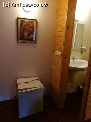 [P06] Răcitorul și intrarea spre baie » foto by crismis
 - 
<span class="allrVoted glyphicon glyphicon-heart hidden" id="av933519"></span>
<a class="m-l-10 hidden" id="sv933519" onclick="voting_Foto_DelVot(,933519,5942)" role="button">șterge vot <span class="glyphicon glyphicon-remove"></span></a>
<a id="v9933519" class=" c-red"  onclick="voting_Foto_SetVot(933519)" role="button"><span class="glyphicon glyphicon-heart-empty"></span> <b>LIKE</b> = Votează poza</a> <img class="hidden"  id="f933519W9" src="/imagini/loader.gif" border="0" /><span class="AjErrMes hidden" id="e933519ErM"></span>