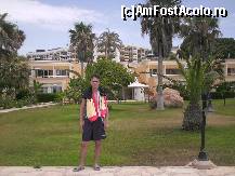 [P05] Si eu pe aici cu hotelul in spate :))) » foto by rudy
 - 
<span class="allrVoted glyphicon glyphicon-heart hidden" id="av81420"></span>
<a class="m-l-10 hidden" id="sv81420" onclick="voting_Foto_DelVot(,81420,5951)" role="button">șterge vot <span class="glyphicon glyphicon-remove"></span></a>
<a id="v981420" class=" c-red"  onclick="voting_Foto_SetVot(81420)" role="button"><span class="glyphicon glyphicon-heart-empty"></span> <b>LIKE</b> = Votează poza</a> <img class="hidden"  id="f81420W9" src="/imagini/loader.gif" border="0" /><span class="AjErrMes hidden" id="e81420ErM"></span>