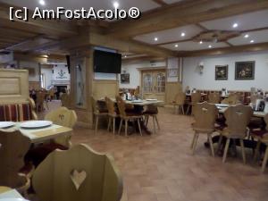 [P02] Restaurantul pensiunii Brandeberg.  » foto by Safta Radu
 - 
<span class="allrVoted glyphicon glyphicon-heart hidden" id="av1065514"></span>
<a class="m-l-10 hidden" id="sv1065514" onclick="voting_Foto_DelVot(,1065514,5977)" role="button">șterge vot <span class="glyphicon glyphicon-remove"></span></a>
<a id="v91065514" class=" c-red"  onclick="voting_Foto_SetVot(1065514)" role="button"><span class="glyphicon glyphicon-heart-empty"></span> <b>LIKE</b> = Votează poza</a> <img class="hidden"  id="f1065514W9" src="/imagini/loader.gif" border="0" /><span class="AjErrMes hidden" id="e1065514ErM"></span>