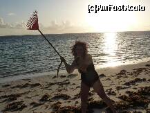 [P20] Am dat o mina de ajutor la strinsul 'recoltei' de pe plaja.Rasarise soarele si era pacat de minunatia de locatie sa fie plina de alge. » foto by adri-nico
 - 
<span class="allrVoted glyphicon glyphicon-heart hidden" id="av266742"></span>
<a class="m-l-10 hidden" id="sv266742" onclick="voting_Foto_DelVot(,266742,5988)" role="button">șterge vot <span class="glyphicon glyphicon-remove"></span></a>
<a id="v9266742" class=" c-red"  onclick="voting_Foto_SetVot(266742)" role="button"><span class="glyphicon glyphicon-heart-empty"></span> <b>LIKE</b> = Votează poza</a> <img class="hidden"  id="f266742W9" src="/imagini/loader.gif" border="0" /><span class="AjErrMes hidden" id="e266742ErM"></span>