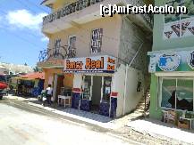 [P29] Nu , nu va speriatzi nici chiar asa la ei Banca inseamna Loterie, deci aici se vand bilete tip loto ! » foto by GYL*
 - 
<span class="allrVoted glyphicon glyphicon-heart hidden" id="av317835"></span>
<a class="m-l-10 hidden" id="sv317835" onclick="voting_Foto_DelVot(,317835,5988)" role="button">șterge vot <span class="glyphicon glyphicon-remove"></span></a>
<a id="v9317835" class=" c-red"  onclick="voting_Foto_SetVot(317835)" role="button"><span class="glyphicon glyphicon-heart-empty"></span> <b>LIKE</b> = Votează poza</a> <img class="hidden"  id="f317835W9" src="/imagini/loader.gif" border="0" /><span class="AjErrMes hidden" id="e317835ErM"></span>