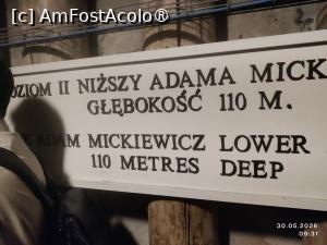 [P10] Placă cu adâncimea in mina de sare și denumirea sălii. » foto by nichifor
 - 
<span class="allrVoted glyphicon glyphicon-heart hidden" id="av1531434"></span>
<a class="m-l-10 hidden" id="sv1531434" onclick="voting_Foto_DelVot(,1531434,5995)" role="button">șterge vot <span class="glyphicon glyphicon-remove"></span></a>
<a id="v91531434" class=" c-red"  onclick="voting_Foto_SetVot(1531434)" role="button"><span class="glyphicon glyphicon-heart-empty"></span> <b>LIKE</b> = Votează poza</a> <img class="hidden"  id="f1531434W9" src="/imagini/loader.gif" border="0" /><span class="AjErrMes hidden" id="e1531434ErM"></span>
