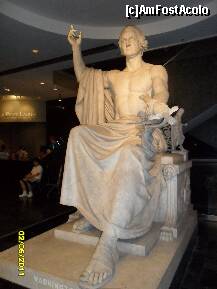 [P15] Muzeul Smithsonian de Istorie americana - statuia lui Washington » foto by delia58
 - 
<span class="allrVoted glyphicon glyphicon-heart hidden" id="av219627"></span>
<a class="m-l-10 hidden" id="sv219627" onclick="voting_Foto_DelVot(,219627,6029)" role="button">șterge vot <span class="glyphicon glyphicon-remove"></span></a>
<a id="v9219627" class=" c-red"  onclick="voting_Foto_SetVot(219627)" role="button"><span class="glyphicon glyphicon-heart-empty"></span> <b>LIKE</b> = Votează poza</a> <img class="hidden"  id="f219627W9" src="/imagini/loader.gif" border="0" /><span class="AjErrMes hidden" id="e219627ErM"></span>