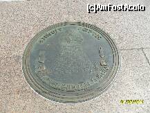[P03] Freedom Plaza - simboluri masonice gravate in paviment » foto by delia58
 - 
<span class="allrVoted glyphicon glyphicon-heart hidden" id="av219692"></span>
<a class="m-l-10 hidden" id="sv219692" onclick="voting_Foto_DelVot(,219692,6029)" role="button">șterge vot <span class="glyphicon glyphicon-remove"></span></a>
<a id="v9219692" class=" c-red"  onclick="voting_Foto_SetVot(219692)" role="button"><span class="glyphicon glyphicon-heart-empty"></span> <b>LIKE</b> = Votează poza</a> <img class="hidden"  id="f219692W9" src="/imagini/loader.gif" border="0" /><span class="AjErrMes hidden" id="e219692ErM"></span>