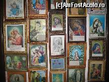 [P25] se observa biletelele credinciosilor la fiecare icoana .....unele superbe goblenuri lucrate cu dragoste » foto by mirelutza
 - 
<span class="allrVoted glyphicon glyphicon-heart hidden" id="av85846"></span>
<a class="m-l-10 hidden" id="sv85846" onclick="voting_Foto_DelVot(,85846,6054)" role="button">șterge vot <span class="glyphicon glyphicon-remove"></span></a>
<a id="v985846" class=" c-red"  onclick="voting_Foto_SetVot(85846)" role="button"><span class="glyphicon glyphicon-heart-empty"></span> <b>LIKE</b> = Votează poza</a> <img class="hidden"  id="f85846W9" src="/imagini/loader.gif" border="0" /><span class="AjErrMes hidden" id="e85846ErM"></span>