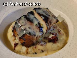 [P61] Casa Boema - porția lui Tati cu sosul pe ea » foto by crismis
 - 
<span class="allrVoted glyphicon glyphicon-heart hidden" id="av1355150"></span>
<a class="m-l-10 hidden" id="sv1355150" onclick="voting_Foto_DelVot(,1355150,6063)" role="button">șterge vot <span class="glyphicon glyphicon-remove"></span></a>
<a id="v91355150" class=" c-red"  onclick="voting_Foto_SetVot(1355150)" role="button"><span class="glyphicon glyphicon-heart-empty"></span> <b>LIKE</b> = Votează poza</a> <img class="hidden"  id="f1355150W9" src="/imagini/loader.gif" border="0" /><span class="AjErrMes hidden" id="e1355150ErM"></span>