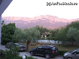 [P10] Parcarea si in spate locul de joaca » foto by Coste
 - 
<span class="allrVoted glyphicon glyphicon-heart hidden" id="av444487"></span>
<a class="m-l-10 hidden" id="sv444487" onclick="voting_Foto_DelVot(,444487,6080)" role="button">șterge vot <span class="glyphicon glyphicon-remove"></span></a>
<a id="v9444487" class=" c-red"  onclick="voting_Foto_SetVot(444487)" role="button"><span class="glyphicon glyphicon-heart-empty"></span> <b>LIKE</b> = Votează poza</a> <img class="hidden"  id="f444487W9" src="/imagini/loader.gif" border="0" /><span class="AjErrMes hidden" id="e444487ErM"></span>