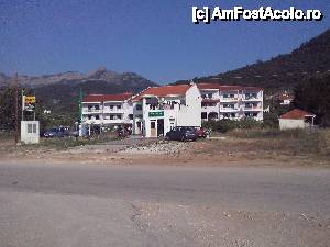 [P13] Micul magazin si inchirieri auto in drum spre plaja » foto by Coste
 - 
<span class="allrVoted glyphicon glyphicon-heart hidden" id="av444491"></span>
<a class="m-l-10 hidden" id="sv444491" onclick="voting_Foto_DelVot(,444491,6080)" role="button">șterge vot <span class="glyphicon glyphicon-remove"></span></a>
<a id="v9444491" class=" c-red"  onclick="voting_Foto_SetVot(444491)" role="button"><span class="glyphicon glyphicon-heart-empty"></span> <b>LIKE</b> = Votează poza</a> <img class="hidden"  id="f444491W9" src="/imagini/loader.gif" border="0" /><span class="AjErrMes hidden" id="e444491ErM"></span>