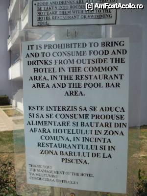 [P04] Ospitalitatea care te intampina pretutindeni in hotel. O apa care o gasesti oriunde pe insula cu 0,50 Euro la Ioannis este 2 Euro.  » foto by MariusMan
 - 
<span class="allrVoted glyphicon glyphicon-heart hidden" id="av456978"></span>
<a class="m-l-10 hidden" id="sv456978" onclick="voting_Foto_DelVot(,456978,6080)" role="button">șterge vot <span class="glyphicon glyphicon-remove"></span></a>
<a id="v9456978" class=" c-red"  onclick="voting_Foto_SetVot(456978)" role="button"><span class="glyphicon glyphicon-heart-empty"></span> <b>LIKE</b> = Votează poza</a> <img class="hidden"  id="f456978W9" src="/imagini/loader.gif" border="0" /><span class="AjErrMes hidden" id="e456978ErM"></span>