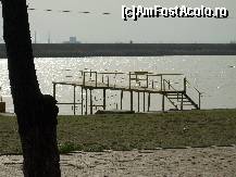 [P08] Plaja Mircesti la Lacul Amara - pontonul de pe apa, de unde se pot face sarituri » foto by valimi
 - 
<span class="allrVoted glyphicon glyphicon-heart hidden" id="av166951"></span>
<a class="m-l-10 hidden" id="sv166951" onclick="voting_Foto_DelVot(,166951,6129)" role="button">șterge vot <span class="glyphicon glyphicon-remove"></span></a>
<a id="v9166951" class=" c-red"  onclick="voting_Foto_SetVot(166951)" role="button"><span class="glyphicon glyphicon-heart-empty"></span> <b>LIKE</b> = Votează poza</a> <img class="hidden"  id="f166951W9" src="/imagini/loader.gif" border="0" /><span class="AjErrMes hidden" id="e166951ErM"></span>