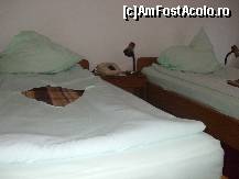 [P10] paturi de o persoană din hotel Oltul » foto by vanda
 - 
<span class="allrVoted glyphicon glyphicon-heart hidden" id="av342749"></span>
<a class="m-l-10 hidden" id="sv342749" onclick="voting_Foto_DelVot(,342749,6149)" role="button">șterge vot <span class="glyphicon glyphicon-remove"></span></a>
<a id="v9342749" class=" c-red"  onclick="voting_Foto_SetVot(342749)" role="button"><span class="glyphicon glyphicon-heart-empty"></span> <b>LIKE</b> = Votează poza</a> <img class="hidden"  id="f342749W9" src="/imagini/loader.gif" border="0" /><span class="AjErrMes hidden" id="e342749ErM"></span>