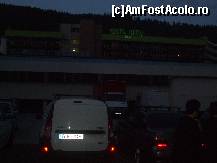 [P34] hotel Oltul - vedere parțială seara » foto by vanda
 - 
<span class="allrVoted glyphicon glyphicon-heart hidden" id="av342780"></span>
<a class="m-l-10 hidden" id="sv342780" onclick="voting_Foto_DelVot(,342780,6149)" role="button">șterge vot <span class="glyphicon glyphicon-remove"></span></a>
<a id="v9342780" class=" c-red"  onclick="voting_Foto_SetVot(342780)" role="button"><span class="glyphicon glyphicon-heart-empty"></span> <b>LIKE</b> = Votează poza</a> <img class="hidden"  id="f342780W9" src="/imagini/loader.gif" border="0" /><span class="AjErrMes hidden" id="e342780ErM"></span>