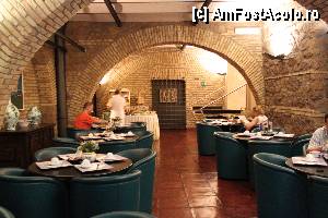 [P01] restaurantul » foto by yohanna
 - 
<span class="allrVoted glyphicon glyphicon-heart hidden" id="av352365"></span>
<a class="m-l-10 hidden" id="sv352365" onclick="voting_Foto_DelVot(,352365,6198)" role="button">șterge vot <span class="glyphicon glyphicon-remove"></span></a>
<a id="v9352365" class=" c-red"  onclick="voting_Foto_SetVot(352365)" role="button"><span class="glyphicon glyphicon-heart-empty"></span> <b>LIKE</b> = Votează poza</a> <img class="hidden"  id="f352365W9" src="/imagini/loader.gif" border="0" /><span class="AjErrMes hidden" id="e352365ErM"></span>