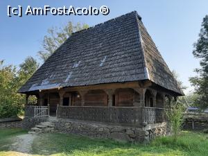 [P22] Muzeul satului maramureșean - Casă din lemn. Acooperișul este din șindrilă » foto by Daisy Petal
 - 
<span class="allrVoted glyphicon glyphicon-heart hidden" id="av1181165"></span>
<a class="m-l-10 hidden" id="sv1181165" onclick="voting_Foto_DelVot(,1181165,6200)" role="button">șterge vot <span class="glyphicon glyphicon-remove"></span></a>
<a id="v91181165" class=" c-red"  onclick="voting_Foto_SetVot(1181165)" role="button"><span class="glyphicon glyphicon-heart-empty"></span> <b>LIKE</b> = Votează poza</a> <img class="hidden"  id="f1181165W9" src="/imagini/loader.gif" border="0" /><span class="AjErrMes hidden" id="e1181165ErM"></span>