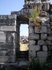 [P07] Selcuk - ruinele Basilicii Sf. Ioan si - in spate - castelul Selcuk » foto by presario
 - 
<span class="allrVoted glyphicon glyphicon-heart hidden" id="av91792"></span>
<a class="m-l-10 hidden" id="sv91792" onclick="voting_Foto_DelVot(,91792,6251)" role="button">șterge vot <span class="glyphicon glyphicon-remove"></span></a>
<a id="v991792" class=" c-red"  onclick="voting_Foto_SetVot(91792)" role="button"><span class="glyphicon glyphicon-heart-empty"></span> <b>LIKE</b> = Votează poza</a> <img class="hidden"  id="f91792W9" src="/imagini/loader.gif" border="0" /><span class="AjErrMes hidden" id="e91792ErM"></span>